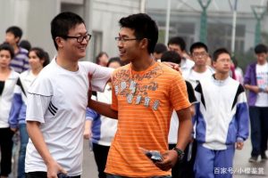 高三一模只考了350分，该参加高考还是走单招，聪明学生这样选-小默在职场
